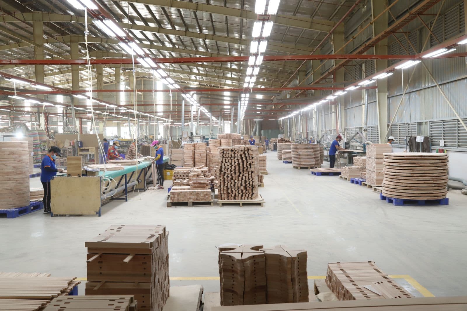 Balanço 2022 - com produção em queda, emprego também recuou na indústria de móveis e colchões no ano passado