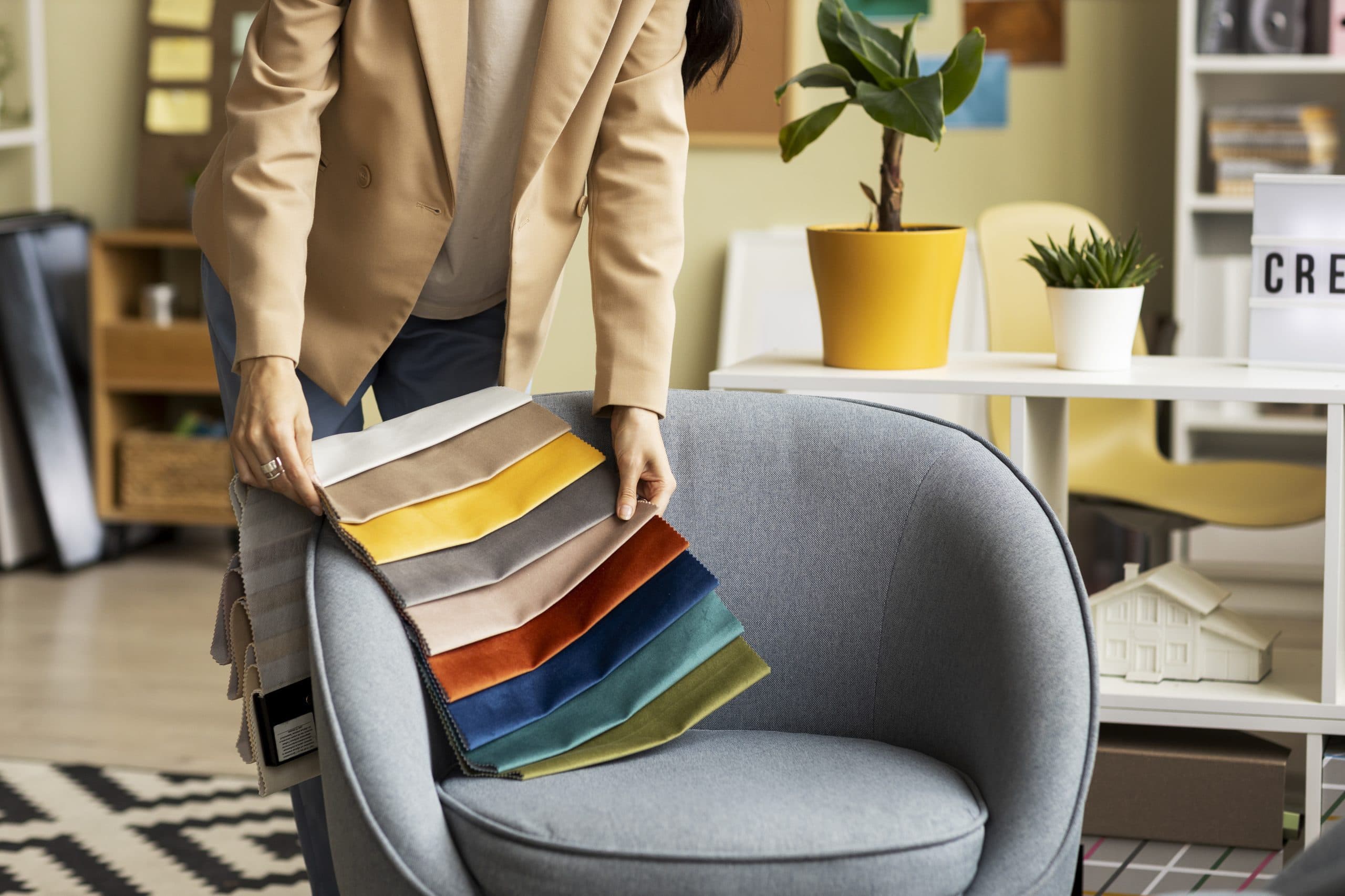 Cores no design de móveis: como a escolha certa transforma ambientes e impulsiona decisões de compra