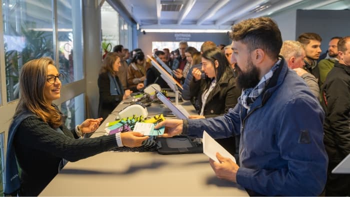 No primeiro dia da Fimma Brasil 2025, empresas como a Eucatex e a Sayerlack apresentam soluções para a indústria moveleira