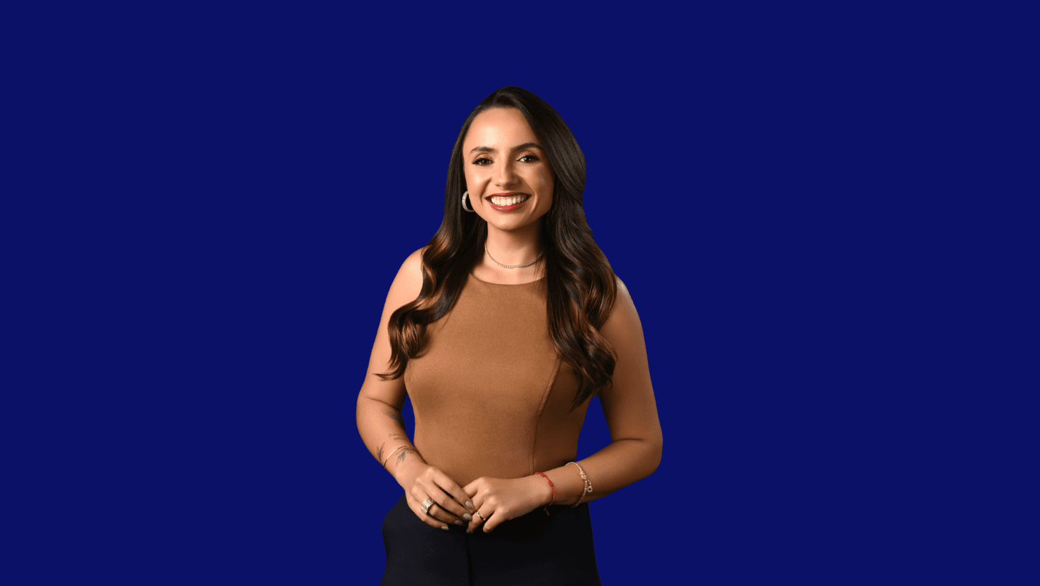 Rosiane Souza, jornalista e especialista em comunicação e vendas, em foto de perfil